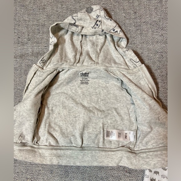 ••Carter’s 4 Piece Outfit - Picture 2 of 4